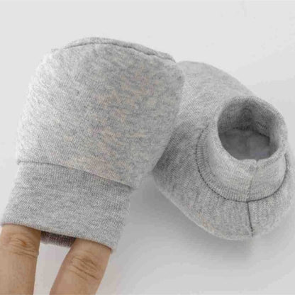 Newborn Beanie, Anti-Scratch Mitts & Foot Cover Set | 3-Piece Baby Gift